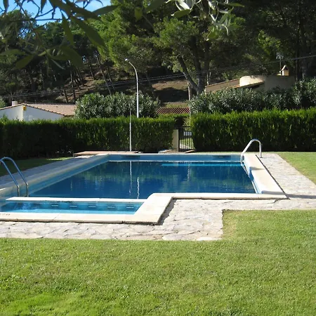 Casa Con Gran Jardin Privado Y Piscina Comunitaria En Torroella De Montgri - Es-323-44 *