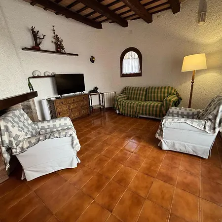 Holiday home Casa Con Gran Jardin Privado Y Piscina Comunitaria En Torroella De Montgri - Es-323-44