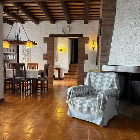 Holiday home Casa Con Gran Jardin Privado Y Piscina Comunitaria En Torroella De Montgri - Es-323-44